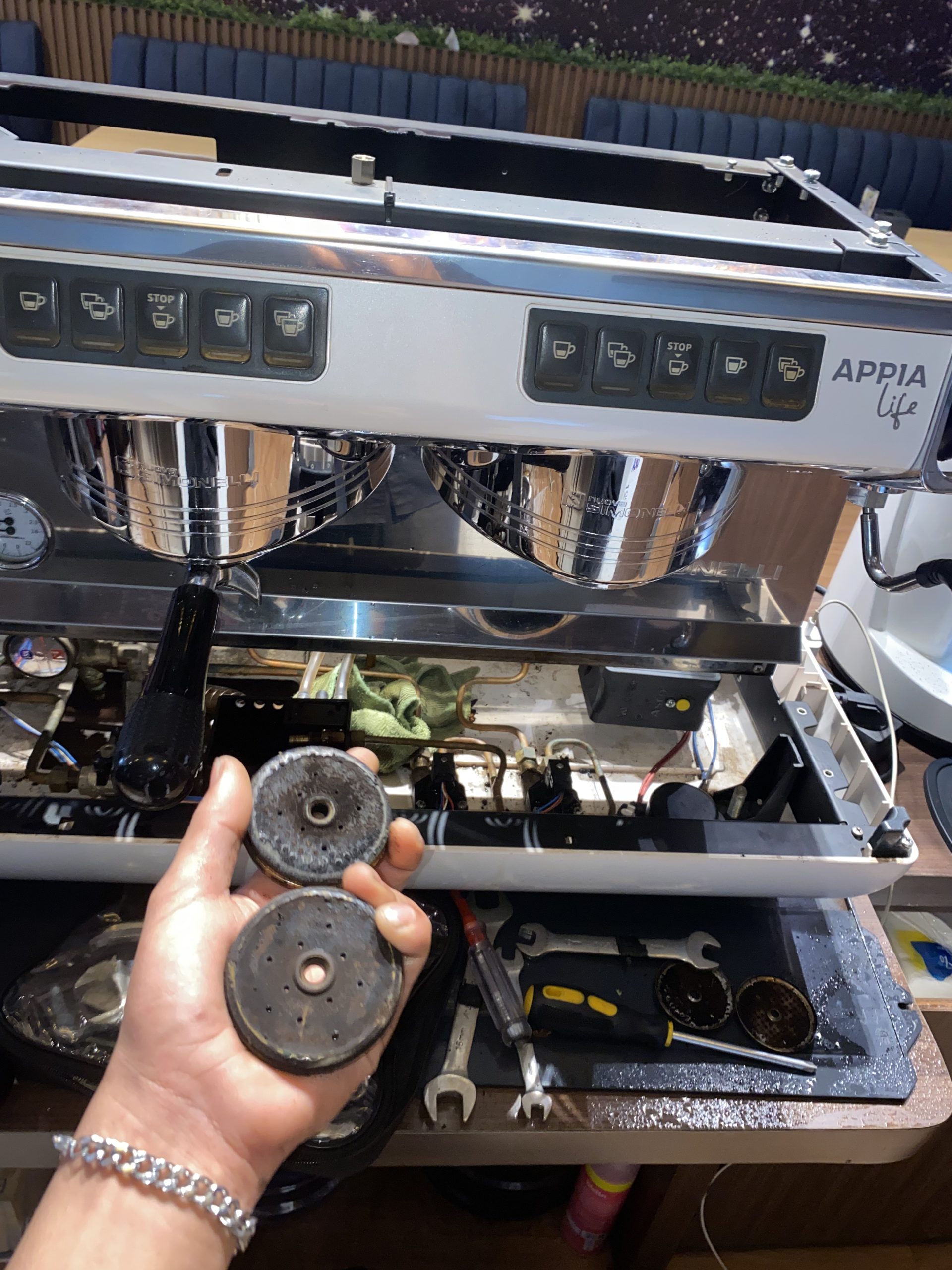 Pembersihan komponen kotor